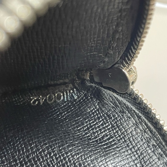 Rare Louis Vuitton Black Monogram Satin Conte De Fees Apple Round Coin Pouch - Picture 6 of 9